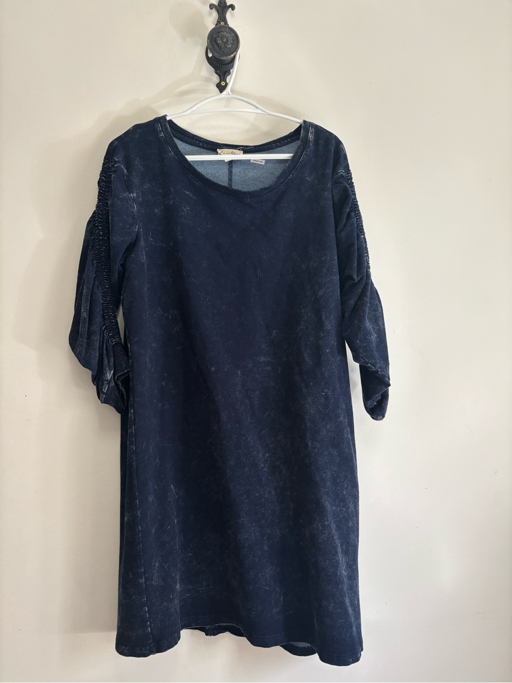 Jane and Delancey Washed Navy Ruched-Sleeve Long Sleeve Dress